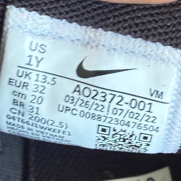 Nike Air Max 270 Black/White Kids Sneakers- SZ 1 Y - Picture 13 of 13